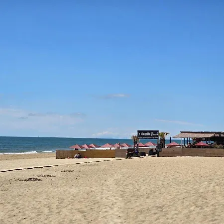 Les Ondins : Avec Piscine, Jardin, Proche De La * Marseillan (Herault)