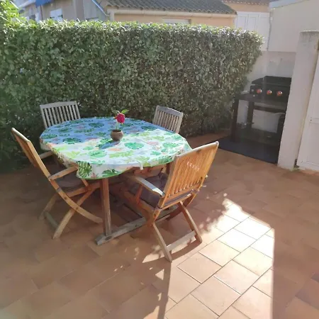 Les Ondins : Avec Piscine, Jardin, Proche De La * Marseillan (Herault)